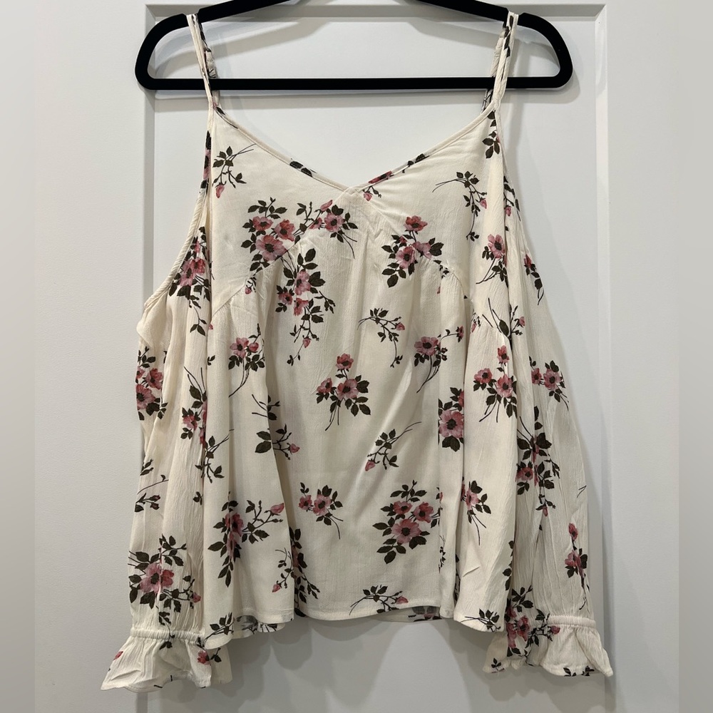 American Eagle Shoulder-less Flowy Sleeves Floral Blouse